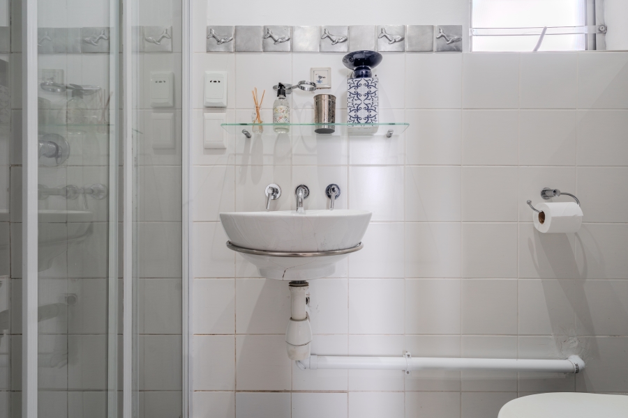 To Let 1 Bedroom Property for Rent in Camps Bay Western Cape